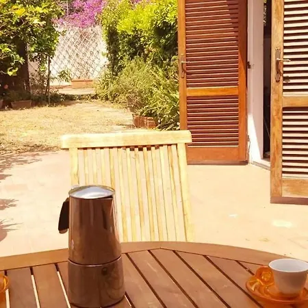 Lovely 5 Bedrooms Viareggina, With Garden * 비아레지오