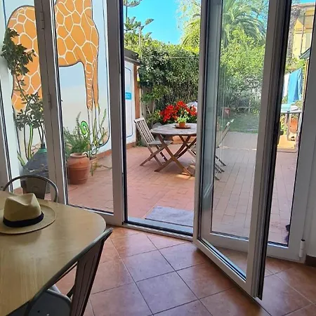 Lovely 5 Bedrooms Viareggina, With Garden Appartamento Viareggio