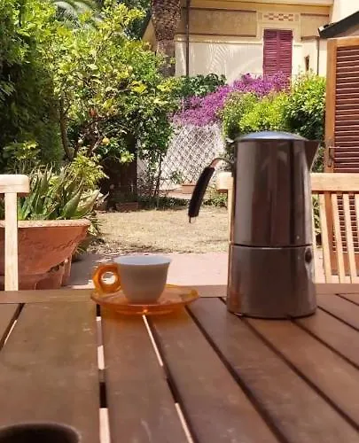 Lovely 5 Bedrooms Viareggina, With Garden Apartman